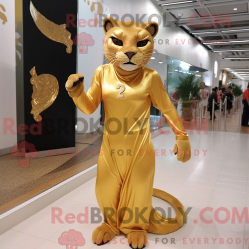 Costume Mascotte Redbrokoly De Puma Doré Personnage Habillé Avec Une Robe De Soirée Et Des Épingles À Cheveux
