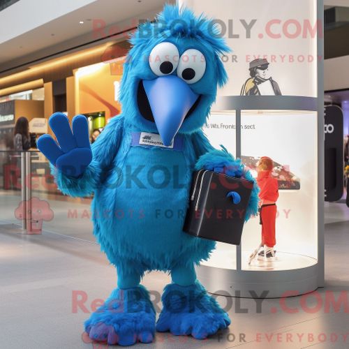 Personnage De Costume De Mascotte Redbrokoly De Sorcière Bronzée Habillé D Une Jupe Portefeuille Et De Sacs Messager