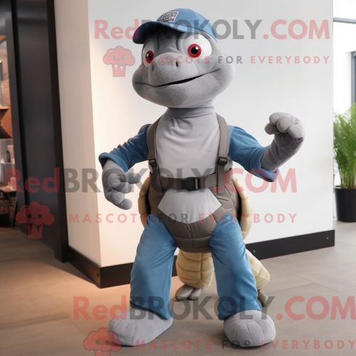 Costume Mascotte Redbrokoly De Baleine Bleue Orange Habillé D Un Jean Et De Montres Connectées