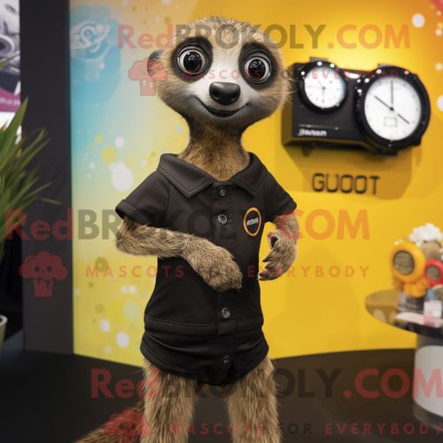 Personnage De Costume De Mascotte Redbrokoly De Hot-Dog Magenta Habillé Avec Une Robe De Cocktail Et Des Ceintures De Smoking