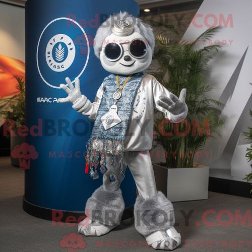 Costume Mascotte Redbrokoly De Silver Alliance Personnage Habillé Avec Un Jean Évasé Et Des Bracelets