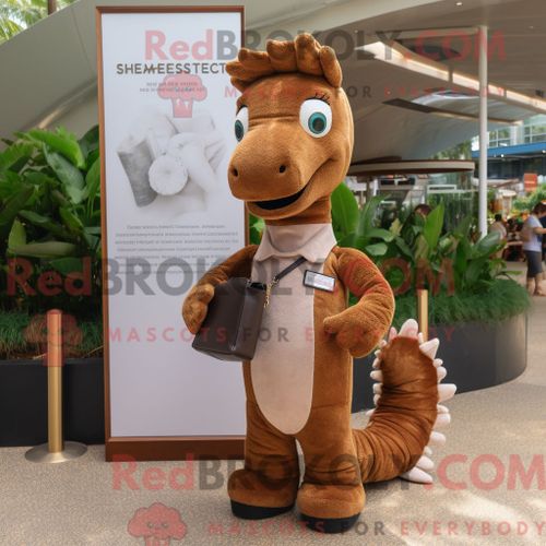 Costume Mascotte Redbrokoly D Hippocampe Marron Habillé D Un T-Shirt Henley Et De Portefeuilles