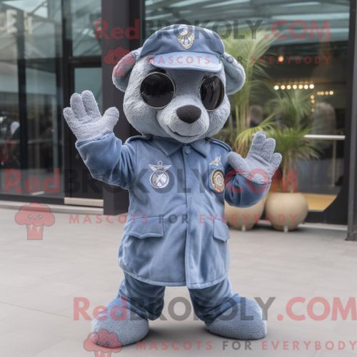 Personnage De Costume De Mascotte Redbrokoly De Dauphin Violet Habillé D Un Pantalon Chino Et De Montres Numériques