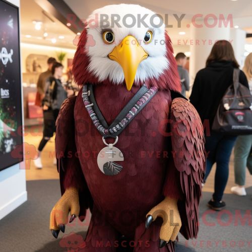 Costume De Mascotte Redbrokoly D Aigle De Maroon Haast Habillé Avec Un Jean Et Des Colliers