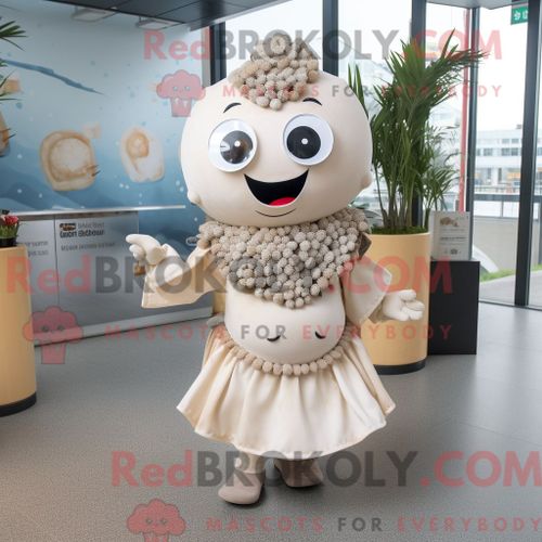 Personnage De Costume De Mascotte Redbrokoly De Ceviche Beige Habillé Avec Une Robe Trapèze Et Des Colliers