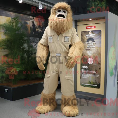 Costume De Mascotte Redbrokoly Peach Mango Habillé Avec Une Veste De Moto Et Des Bracelets De Cheville