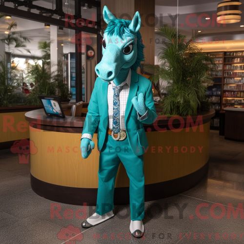 Costume Mascotte Redbrokoly De Commando Magenta Personnage Habillé Avec Une Jupe-Culotte Et Des Bérets