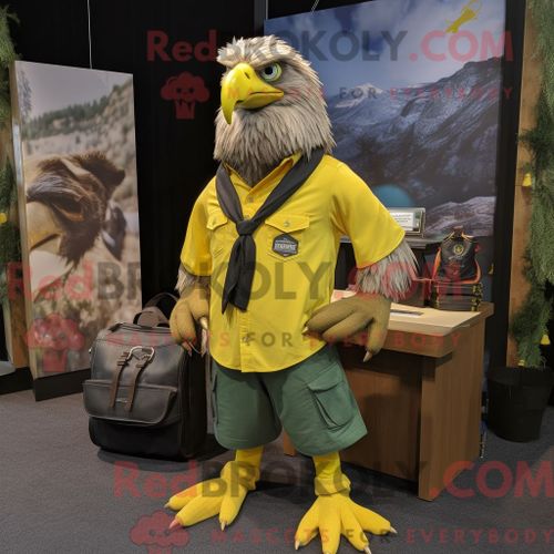 Costume De Mascotte Redbrokoly D Aigle De Haast Jaune Citron Personnage Habillé Avec Un Pantalon Cargo Et Des Colliers