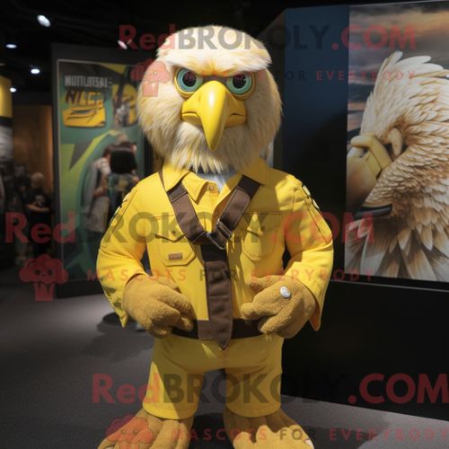 Costume De Mascotte Redbrokoly D Aigle De Haast Jaune Citron Personnage Habillé Avec Un Pantalon Cargo Et Des Colliers