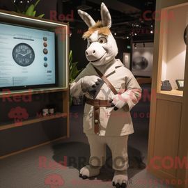 Costume Mascotte Redbrokoly D Âne Crème Personnage Habillé D Un Manteau Et D Un Bracelet De Montres