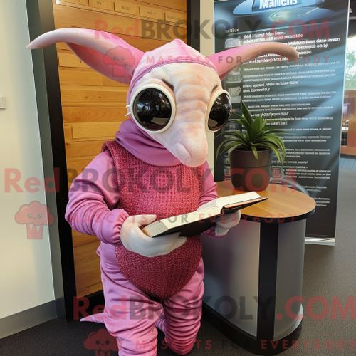 Costume Mascotte Redbrokoly De Tatou Rose Personnage Habillé Avec Un Legging Et Des Lunettes De Lecture