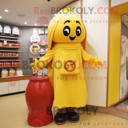 Personnage De Costume De Mascotte Redbrokoly De Bouteille Jaune De Moutarde Habillé Avec Une Couverture Et Des Sacs Fourre-Tout