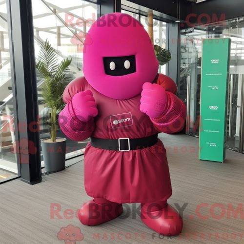 Mascotte Redbrokoly De Gant De Boxe Magenta Personnage Habillé Avec Une Robe De Soirée Et Des Bracelets