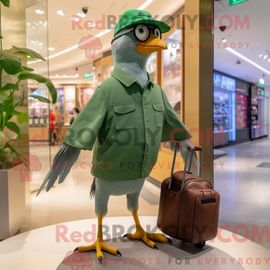 Costume Mascotte Redbrokoly De Nachos À La Lavande Personnage Habillé Avec Une Combishort Et Des Casquettes
