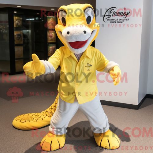 Costume De Mascotte Redbrokoly De Python Jaune Habillé D Une Chemise Henley Et D Épinglettes