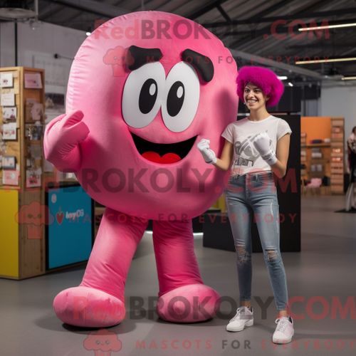 Costume Mascotte Redbrokoly De Gant De Boxe Rose Personnage Habillé Avec Un Jean Boyfriend Et Des Bandeaux