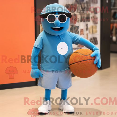 Personnage De Costume De Mascotte Redbrokoly De Ballon De Basket-Ball Cyan Habillé Avec Un Short En Jean Et Des Lunettes De Soleil