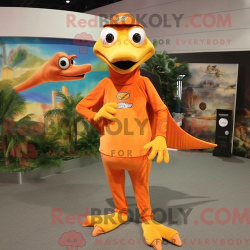 Costume De Mascotte Redbrokoly De Dauphin Crème Habillé D Une Robe De Mariée Et De Montres Numériques