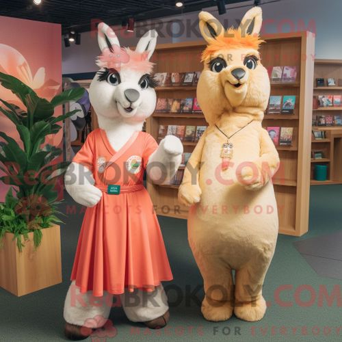 Costume De Mascotte Redbrokoly De Zèbre Crème Habillé D Un T-Shirt À Col En V Et De Portefeuilles