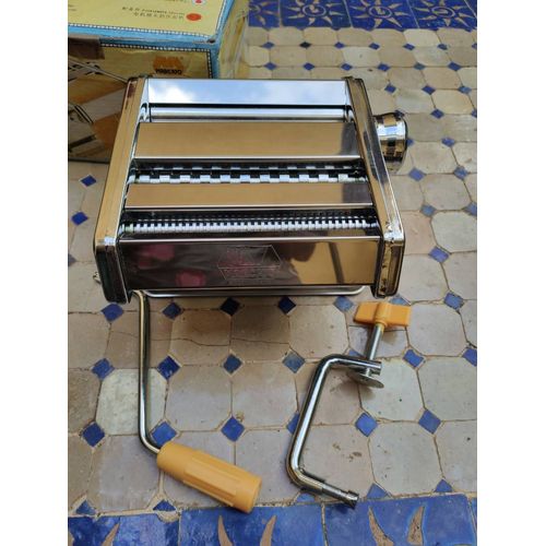 Machine pour faire des pâtes fraiches