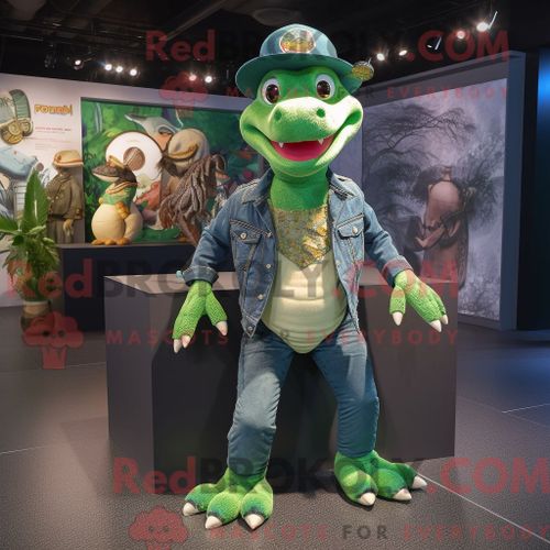 Personnage Mascotte Redbrokoly D Un Python Vert Habillé D Un Jean Boyfriend Et De Broches