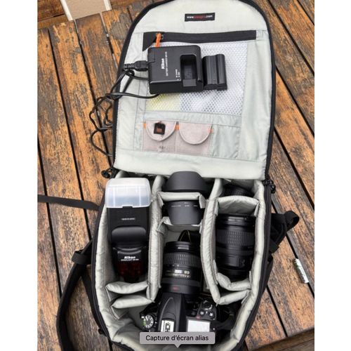 Nikon D7000 16.2 Mpix + Objectif 10/24 AF-S Nikkor + Objectif 18/200 AF-S Nikkor - Noir