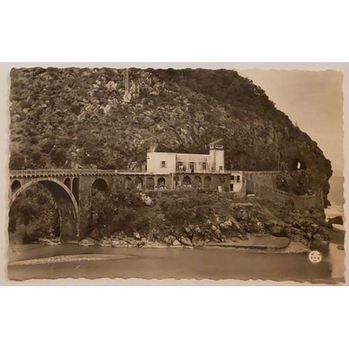 Carte Postale Ancienne, Algérie, Djidjelli, La Corniche De Bougie, Le Pont Et La Maison Du Gardien De La Grotte Merveilleuse