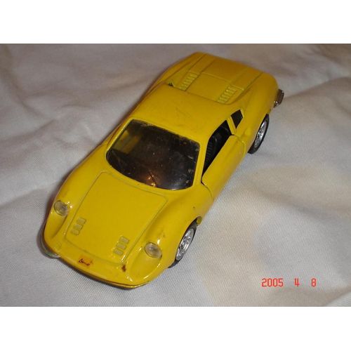 Ferrari Dino 246gt  1/36-Maisto