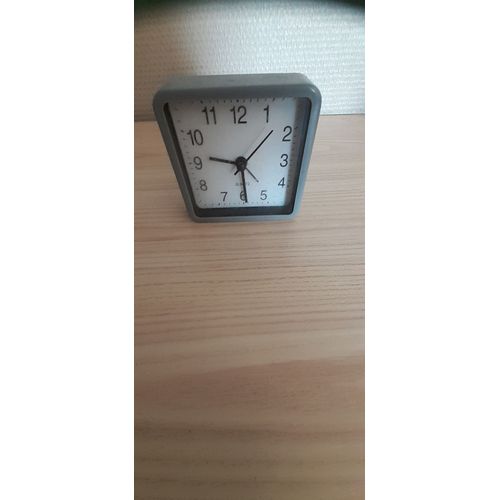 JJA réveil à quartz