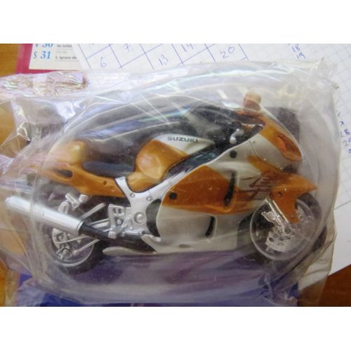 Suzuki Gsx 1300 R 1/18 Maisto-Maisto