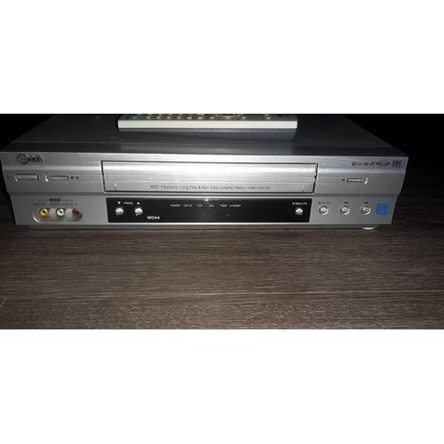 magnétoscope lecteur vhs avec cassette vidéo vhs 8352493 Art