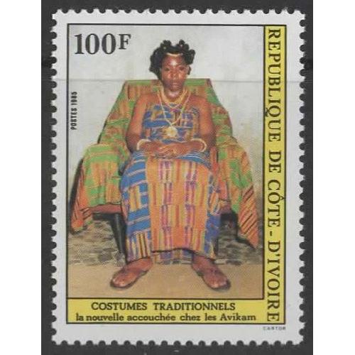 République De Côte D' Ivoire, Timbre-Poste Y & T N° 708, 1985 - Costume Traditionnel