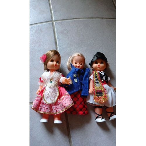 3 Poupées