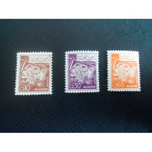 Timbre Algerie Yt 390 - 394 - 397 Homme Travaillant Avec Un Tour 1964 ( 0030905 )