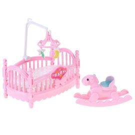 Taille Une Berceau Miniature Et Cheval En Bois Pour Sa Maison De Poupee Accessoire Pour Petites Filles Et Enfants Chaises Pliantes Table Et Parasol Pour Aller A La Plage Rakuten