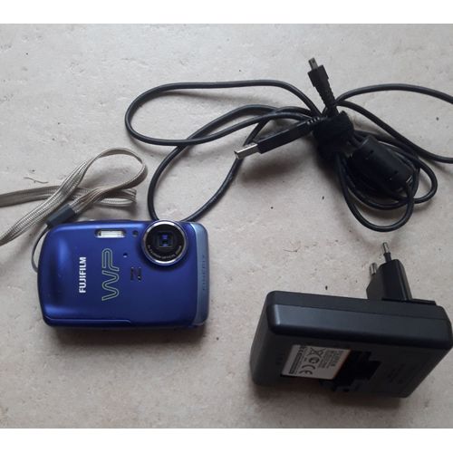 Appareil photo Compact Fujifilm FinePix Z33WP Bleu compact - 10.0 MP - 3x zoom optique - sous-marin jusqu'? 3 m - Bleu oc?an