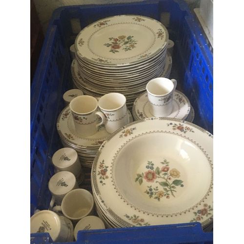 Service Anglais, Kingswood,Modèle Tc1115 , 1976 Royal Doulton . 71 Pièces . 11assiettes Plates, 12 Assiettes Creuses, 12 Dessert, 12 Assiettes Entrées,12 Tasses À Café, 12 Sous-Tasse, 