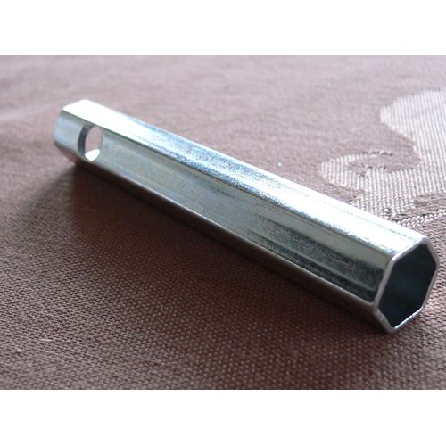 INDISPENSABLE: CLE HEXAGONALE DE 10mm A TUBE FIN ( 1mm )