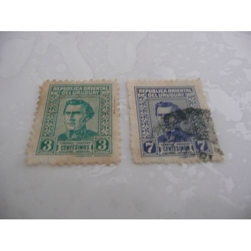 2 Timbres Uruguay
