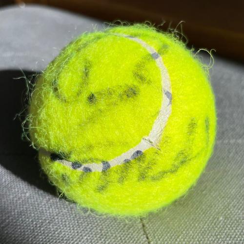 Balle De Tennis Signée Par Rafael Nadal
