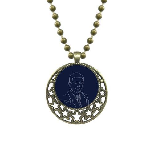 Collier Avec Pendentif En Forme D'étoile Et De Lune, Bijou Avec La Personne Du Président Des États Unis, L'enfant