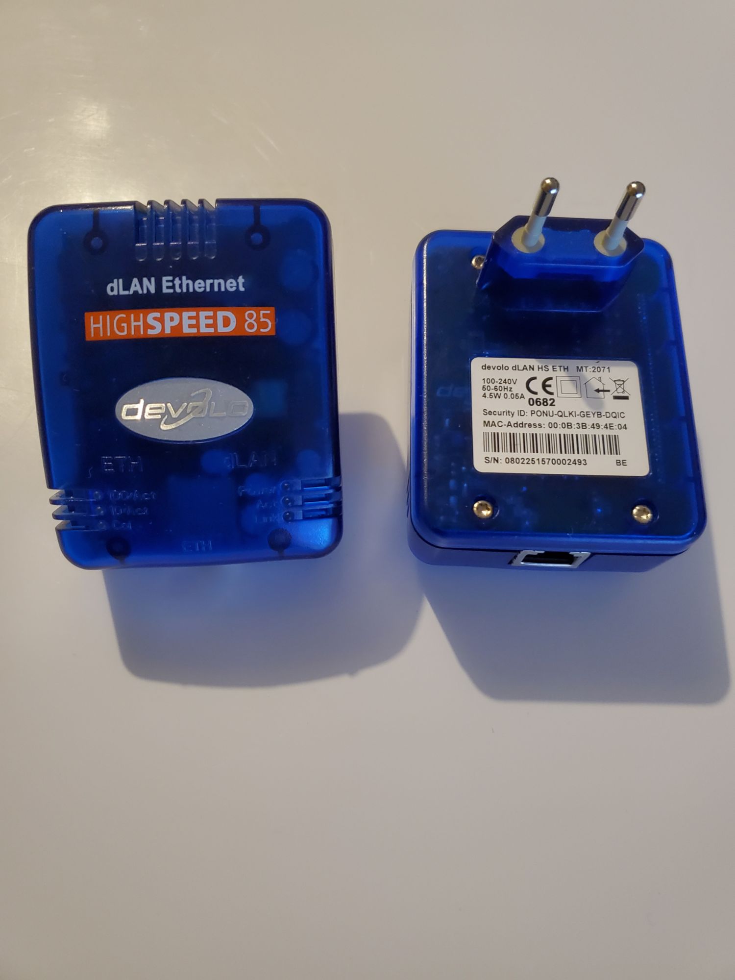 Pack de 2 Adaptateurs CPL Devolo Bleu dLAN 85 HSplus MT 2002 avec prise  Secteur et un Port Ethernet.