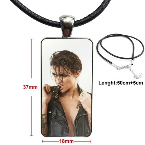Collier Étoile Australienne Ruby Rose Pour Hommes Et Femmes, Cadeau À La Mode, Cabochon En Verre, Pendentif, Couleur Acier, Ras Du Cou Rectangulaire