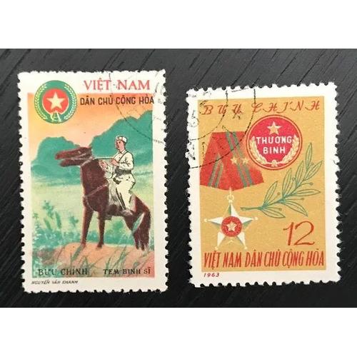 Lot De 2 Timbres Oblitérés Nord-Vietnam - Timbres Militaires 1961 1962