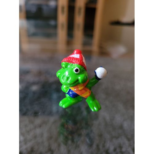 Jouet Figurine Kinder - Collection Grenouille - Grenouille Balance Une Boule De Neige