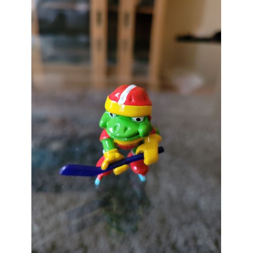 Jouet Figurine Kinder - Collection Grenouille - Grenouille Joue Au Hockey