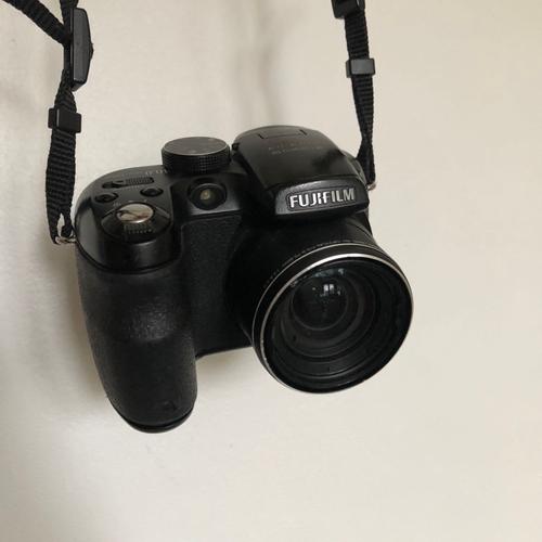 Fujifilm FinePix S1000 compact 10 mpix noir