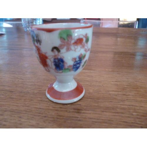 Coquetier En Porcelaine Fine À Motifs Japonais