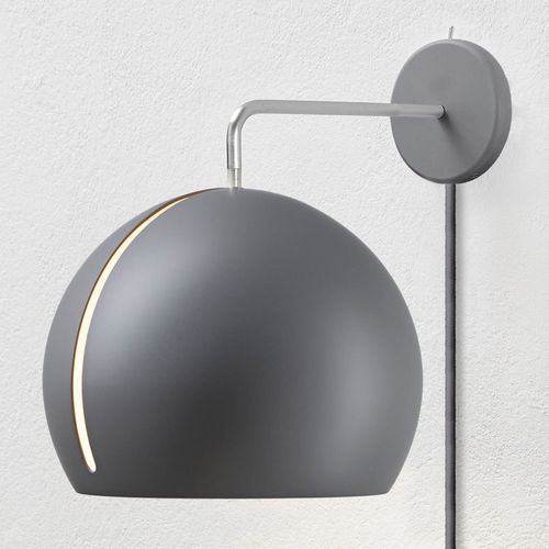 Nyta Tilt Globe Wall Applique Avec Prise Grise