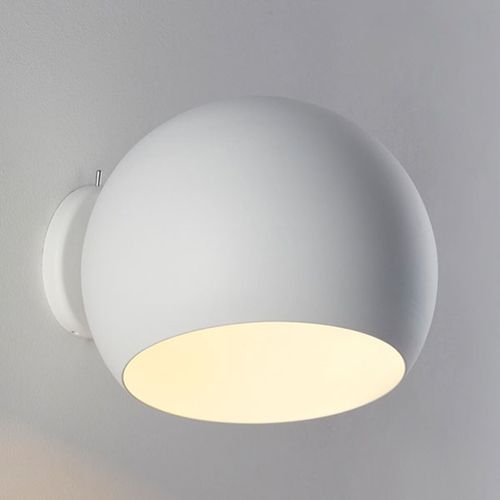 Nyta Tilt Globe Wall Short Applique Blanche
